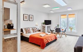 Golden Hour Apartments- Bohaterow Wrzesnia 101